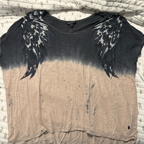 Rock & Republic Women's Black, Blue, and Beige Top with Sparkling Wing Design XL - Picture 1 of 6